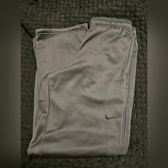 Nike Youth Gray Sweatpants - Picture 1 of 3
